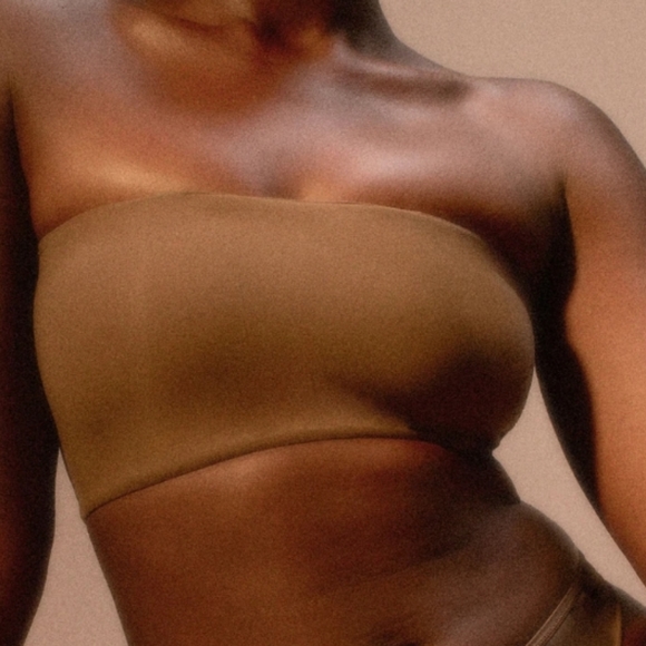 SKIMS Fits Everybody Bandeau Bra in Ochre - Picture 6 of 11